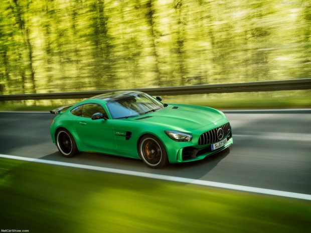 Mercedes-Benz AMG GT R 2017 - Page 4