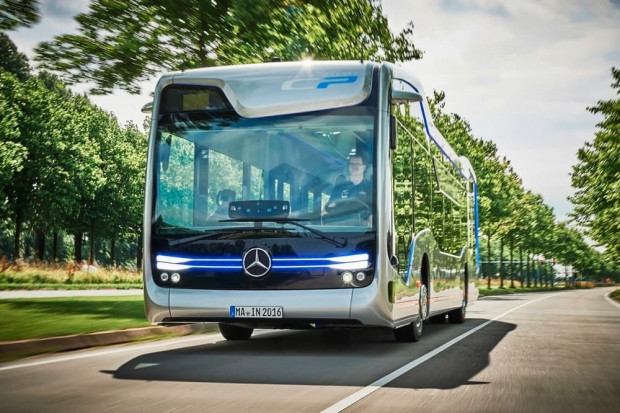 Mercedes-Benz yarının sürücüsüz otobüsünü yaptı - Page 1