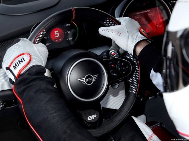 Mini John Cooper Works GP konsept 2017 - Page 1