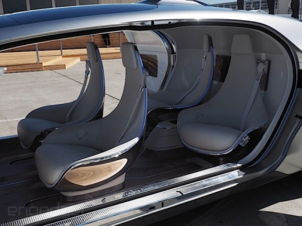 Motion Mercedes F 015 Lüks - Page 2