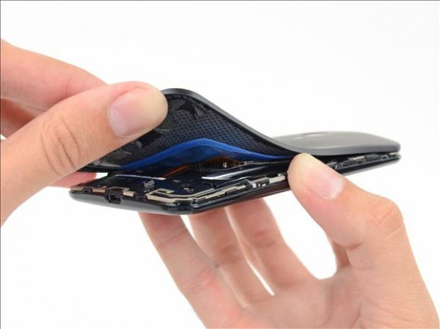 Motorola Moto X parçalandı! - Page 3