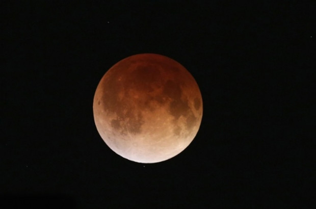 NASA, Kanlı Ay tutulmasını canlı yayınladı! - Page 2