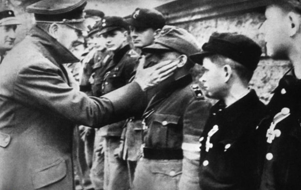 Nazi lideri Hitler'in ilk kez yayınlanan fotoğraf albümü - Page 4