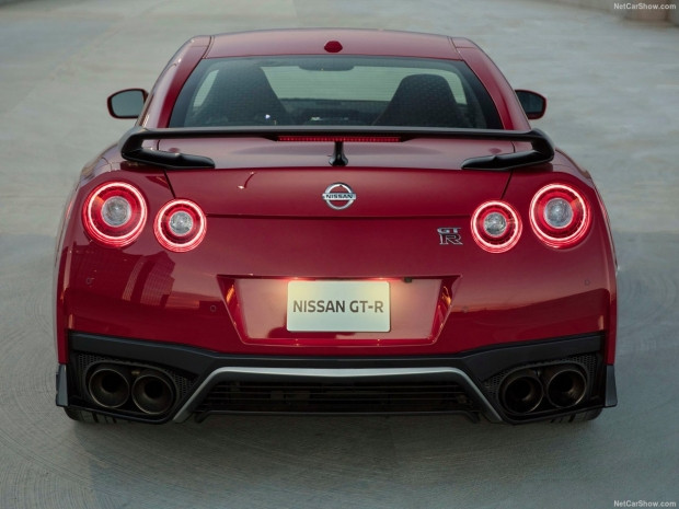 Nissan GT-R Track Edition 2017 - Page 2
