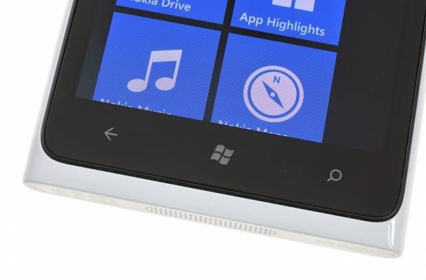 Nokia'nın muhteşem amiral gemisi Lumia 900! - Page 4