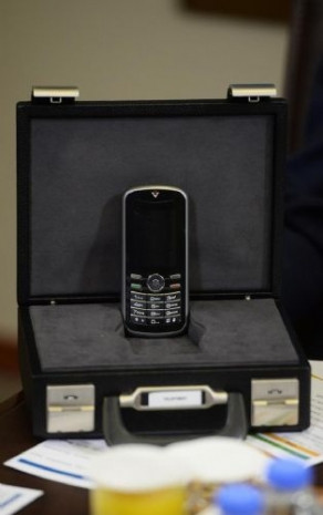 Onu dinlemek imkansız işte Kriptolu telefon - Page 4