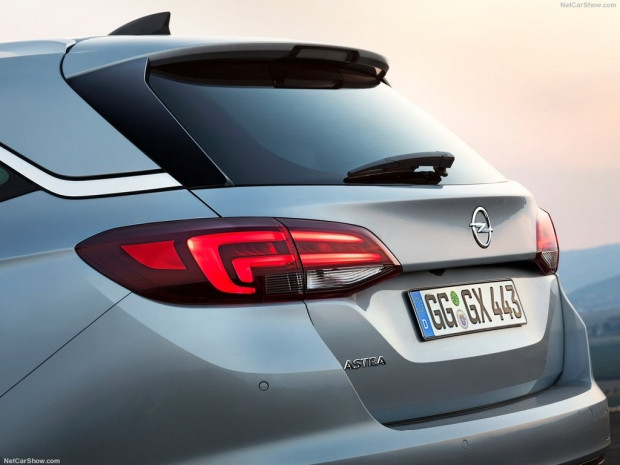 Opel Astra Sports Tourer (2016) - Page 3