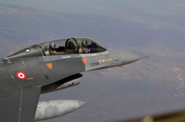 Orgeneral Akın Öztürk, F-16 Süleyman Şah'ı denetledi - Page 2