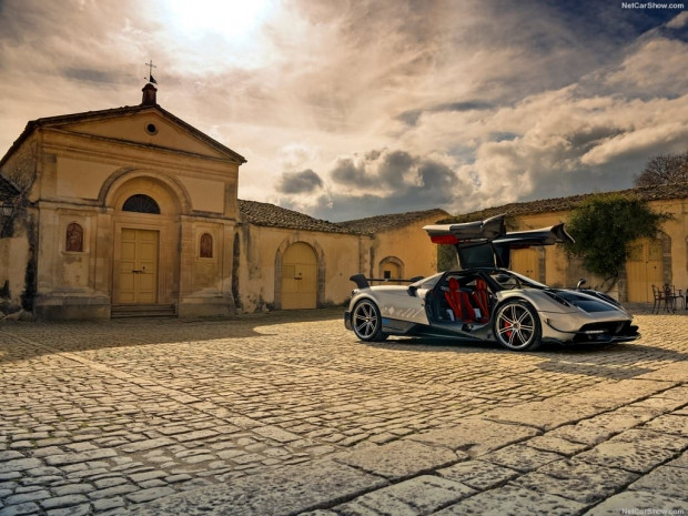 Pagani Huayra BC 2016 - Page 1