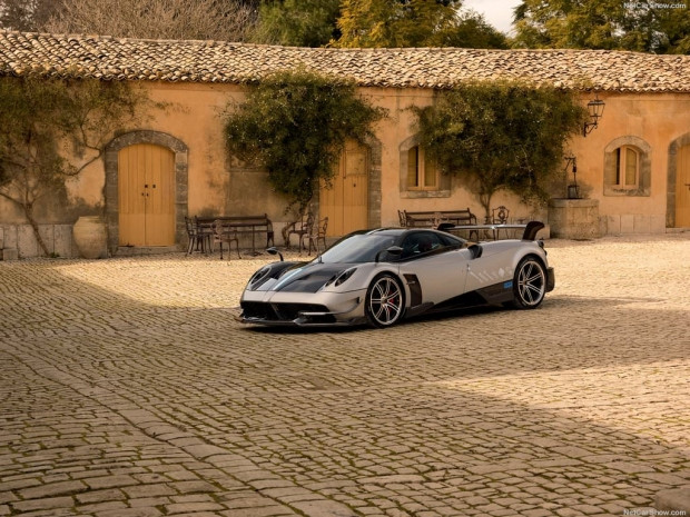 Pagani Huayra BC 2016 - Page 2