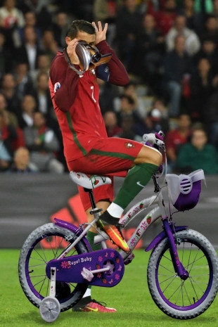 Photoshop'çular Ronaldo'yu madara etti - Page 1