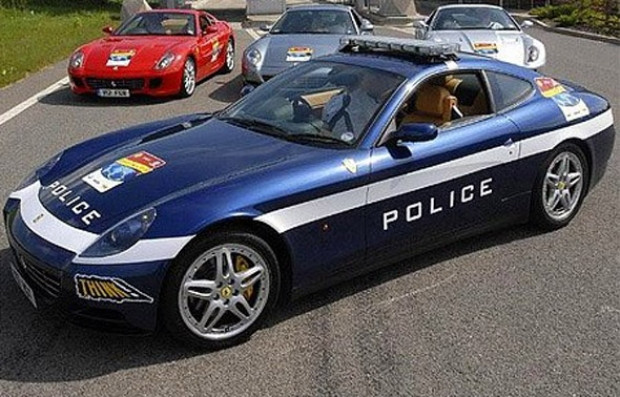 Polislerin göz alıcı oyuncakları - Page 3