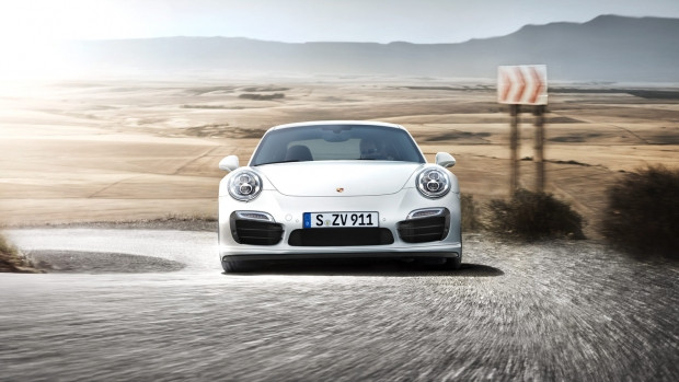 Porsche 2015 model 911 Turbo S modelini tanıttı - Page 1