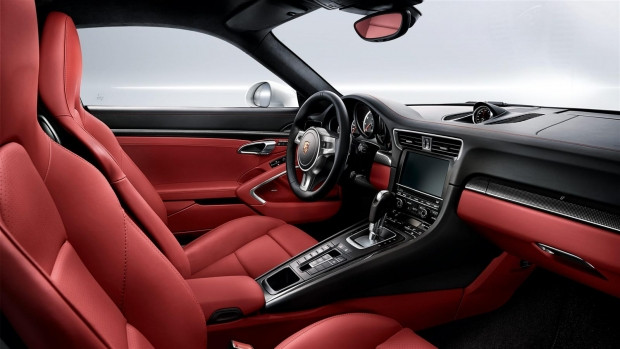 Porsche 2015 model 911 Turbo S modelini tanıttı - Page 4