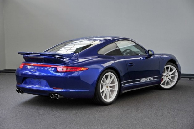 Porsche takipçileri 911 Carrera 4S'i tasarladı - Page 1