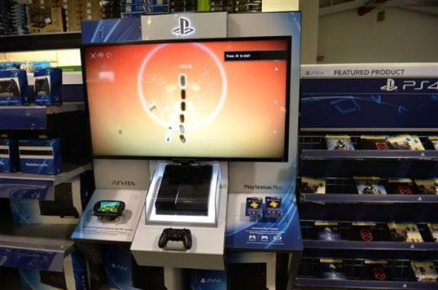 PS4 çılgınlığı kuyruklara neden oldu! - Page 1