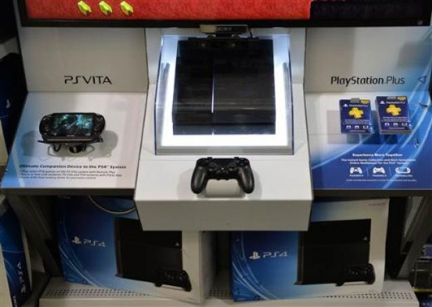 PS4 çılgınlığı kuyruklara neden oldu! - Page 2