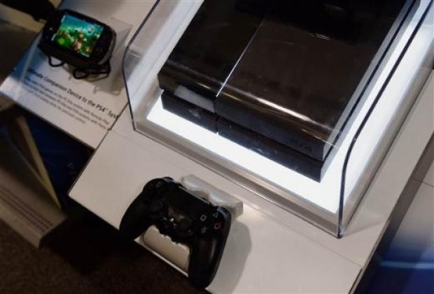 PS4 çılgınlığı kuyruklara neden oldu! - Page 3