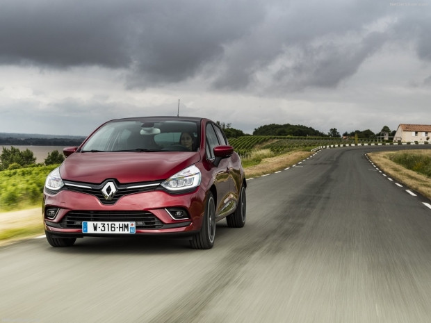 Renault Clio 2017 için makyajlandı işte son hali - Page 1