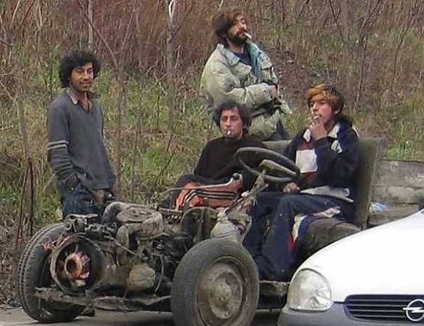 Romanya'da yaşayan insanların arabalarını çok sevdiğini kanıtlayan 16 fotoğraf - Page 4