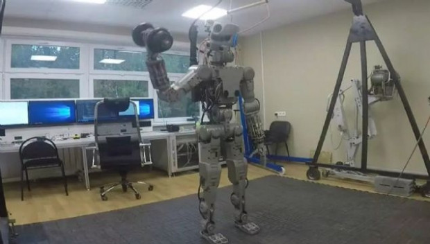Rus robot FEDOR performansını sergiledi - Page 1