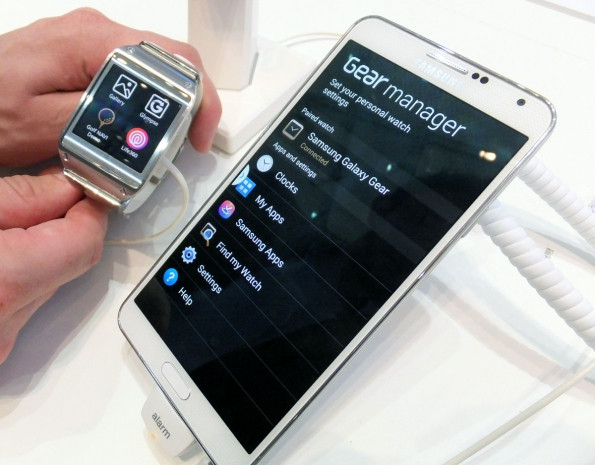 Samsung Galaxy Gear - Page 1