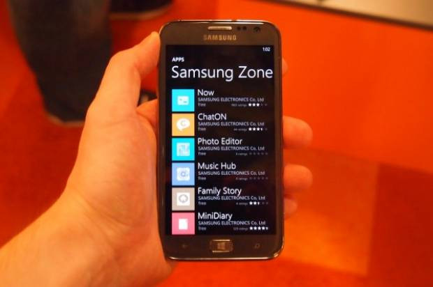 Samsung ve Verizon yeni bir Windows Phone 8 cihaz için biraraya geldi. - Page 1
