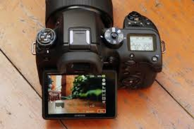 Samsung'un yeni nesil DSLR makinesi NX1 - Page 3