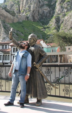 Selfie çeken şehzade herkesi şaşırttı! - Page 2