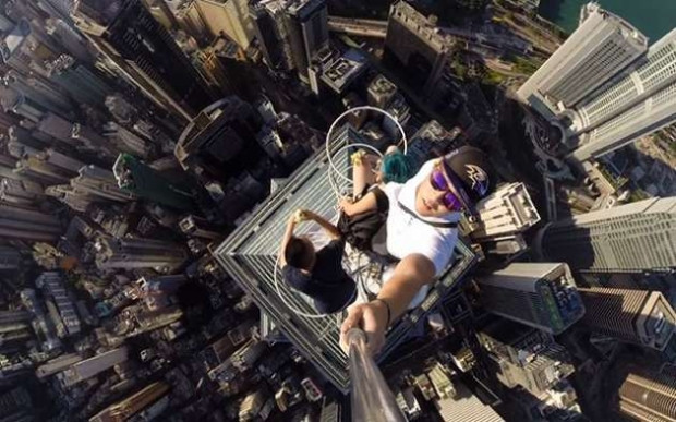 Selfie çekene hapis yolu göründü! - Page 1