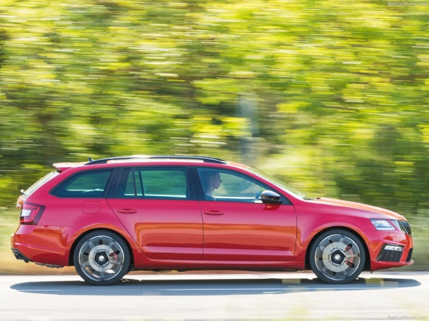 Skoda Octavia RS 245 Combi 2018 - Page 3