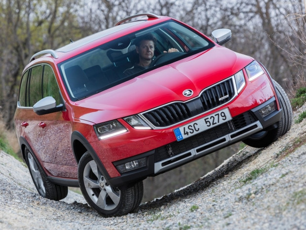 Skoda Octavia Scout 2017 - Page 3