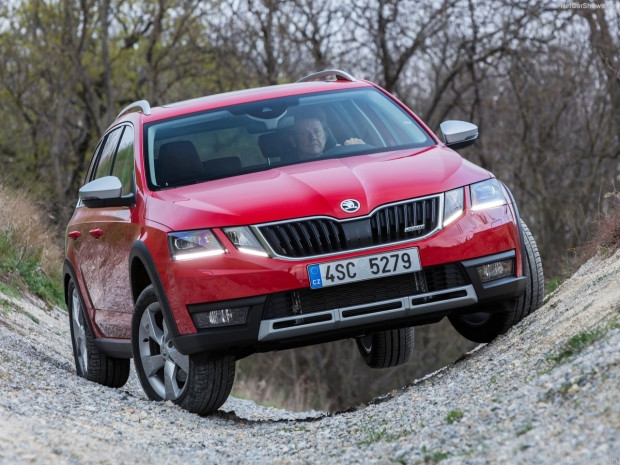 Skoda Octavia Scout 2017 - Page 4