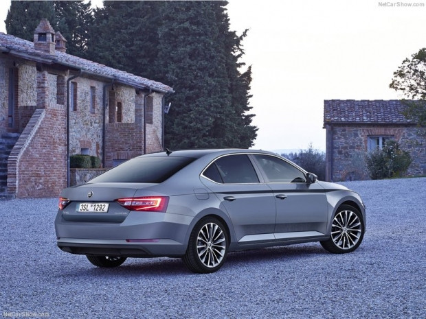 Skoda Superb 2016 - Page 2