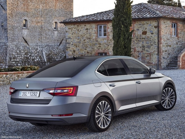 Skoda Superb 2016 - Page 3