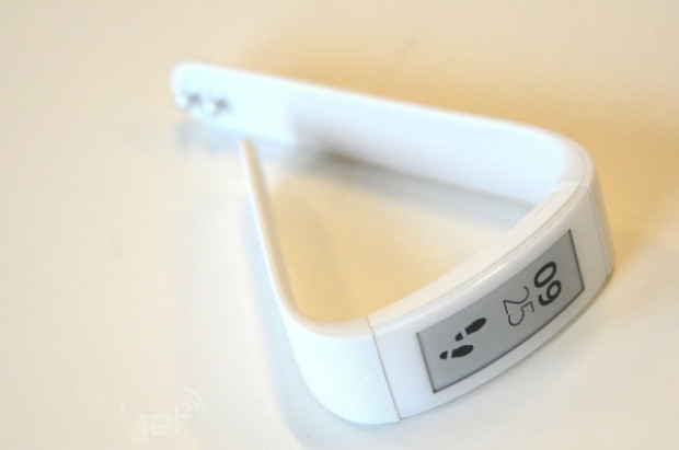 Sony SmartBand Talk ve Sony SmartWatch 3 - Page 1