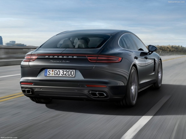 Spor otomobilin performansı ve sedanın konforu Porsche Panamera - Page 3