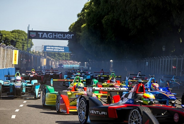 Sürücüsüz yarış arabası Roborace - Page 1