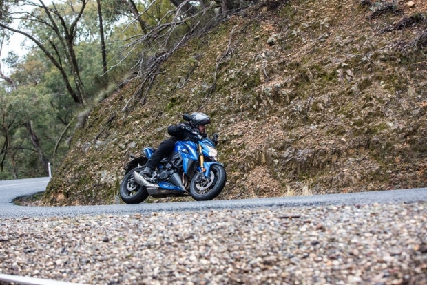 Suzuki GSX brilliant-S1000 test edildi - Page 1