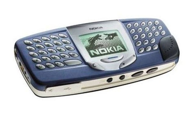 Teknolojiye yenilen ilginç telefonlar - Page 3