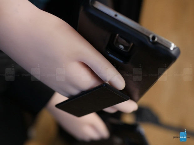 Telefonların yere düsmesi bu kılıfla mümkün değil - Page 2