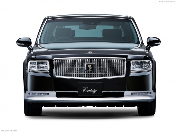Toyota Century 2018 - Page 3
