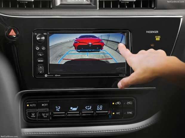 Toyota Corolla iM 2018 - Page 2