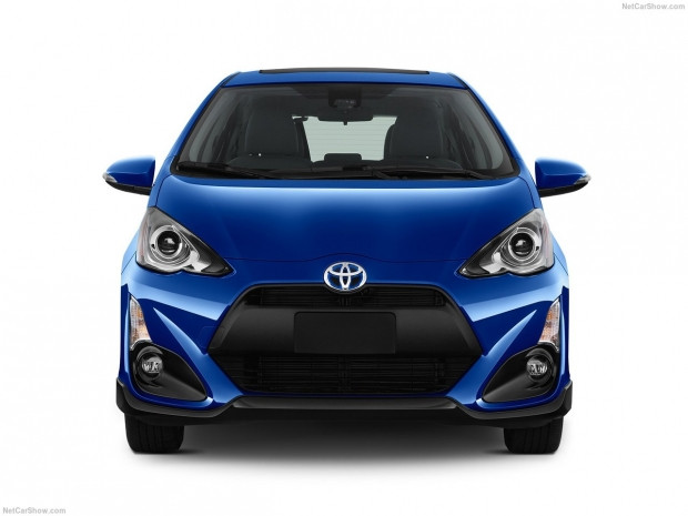 Toyota Prius c 2017 - Page 2