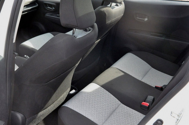 Toyota'nın ekonomi canavarı Toyota Yaris 6 - Page 3