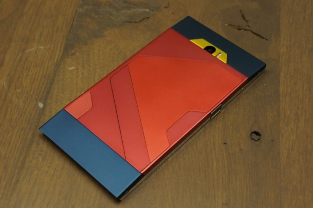 Turing Phone'un renk ve model seçenekleri - Page 4