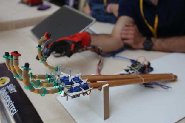 Tuzak bombaları imha için robot el yaptılar! - Page 1