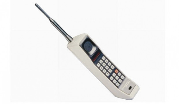 Ünlüler akıllı telefonları bırakıp takozlara dönüyorlar - Page 3
