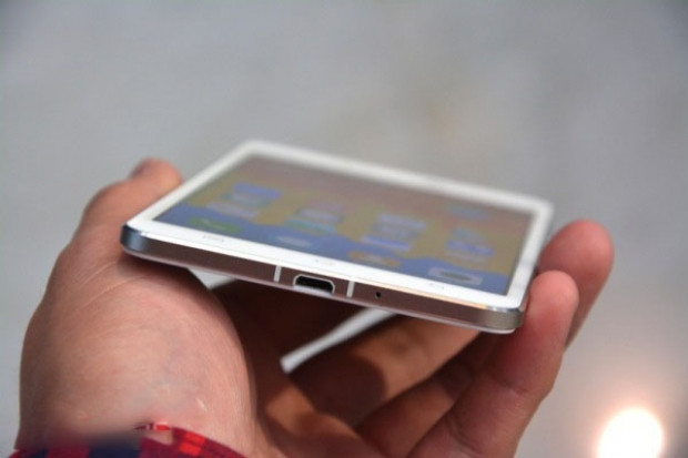 Vivo X5Max'e dair her şey - Page 1