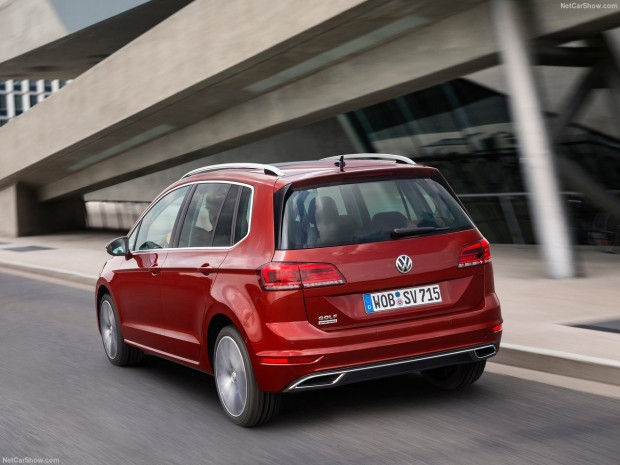 Volkswagen Golf Sportsvan 2018 - Page 1
